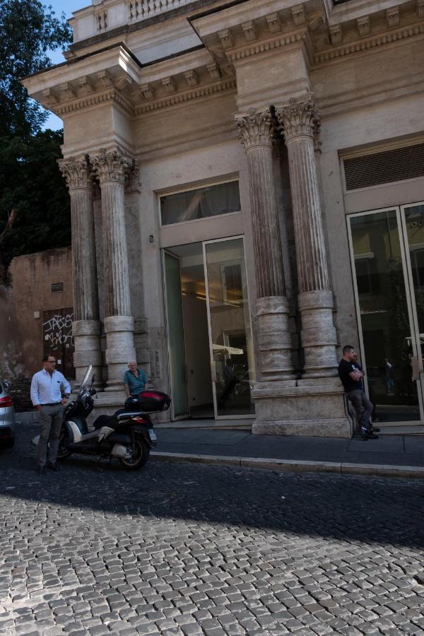 Tritone Apartamento *